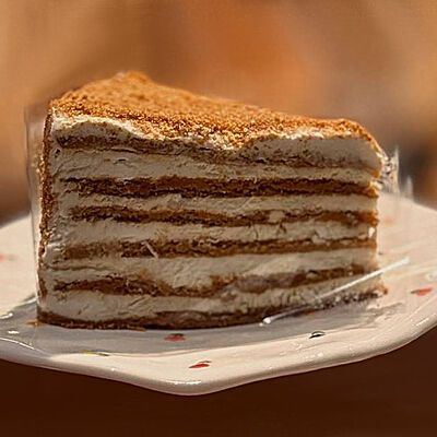 Медовик Классический в Пеку Люблю по цене 350 ₽