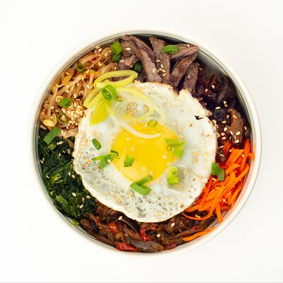 Пипимпаб с говядинойв K-Pop корейская кухня по цене 800 ₽