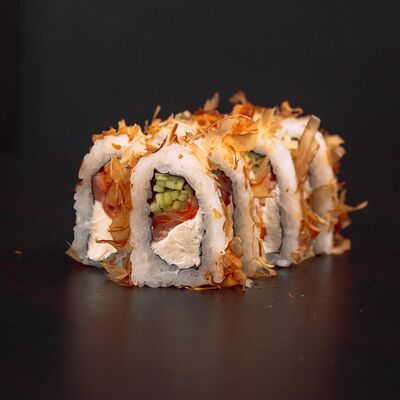 Ролл Бонито в Royal fish по цене 325 ₽