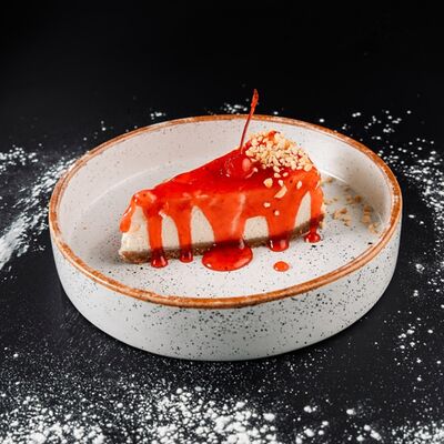 Чизкейк с топпингом в РАХАТ по цене 350 ₽