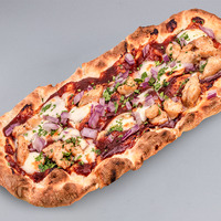 Римская пицца Барбекю с цыпленком в Mojo