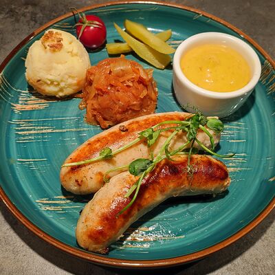 Колбаски из свинины в Пойдем зайдем по цене 710 ₽