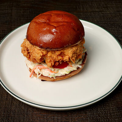 Чикенбургер в Dacha restaurant по цене 920 ₽