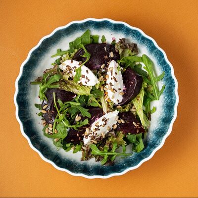 Запеченная свекла и сыр Фета в Сидрерия по цене 420 ₽