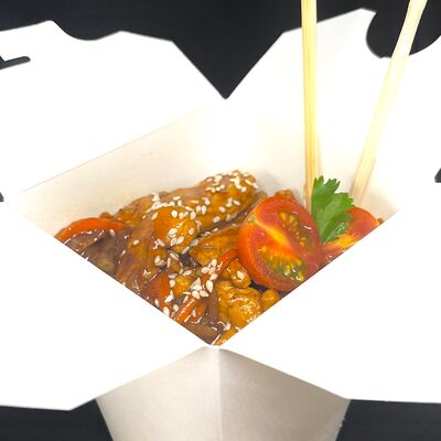 Удон с курицей в остро-сладком соусе в Надо есть халяль по цене 379 ₽