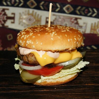 Детский бургер из барашка в FastШашлык и Хинкали по цене 340 ₽