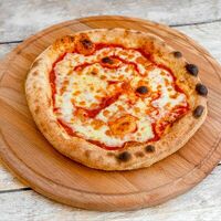 Пицца маргарита в VINO e CUCINA