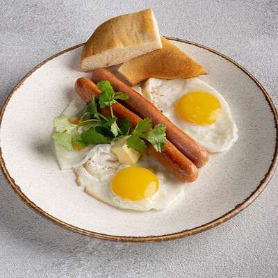 Яичница с сосисками в Мацони по цене 280