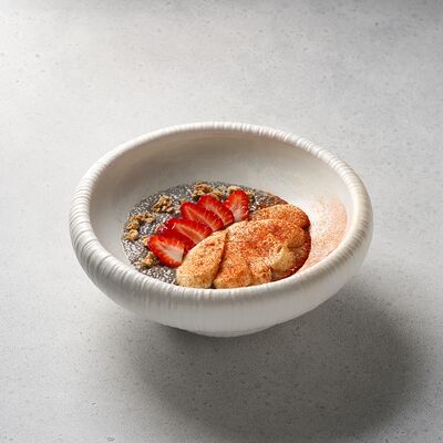 Чиа йогурт на миндальном молоке с гранолой, медом и бананом в REGUL по цене 550 ₽