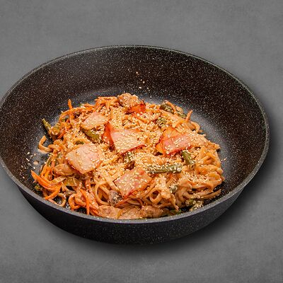 Курица и бекон в сливочном соусе в Суша по цене 445 ₽