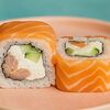 Ролл Филадельфия с креветкой в Sushi Street по цене 679
