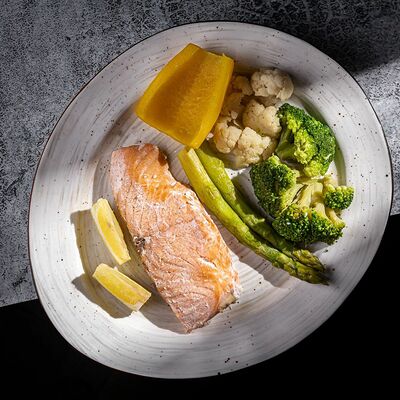 Семга с овощами на пару в Дюшес по цене 720