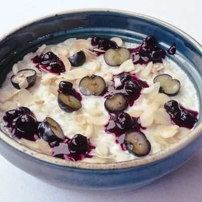 Каша овсяная в BUENO cafe по цене 420 ₽