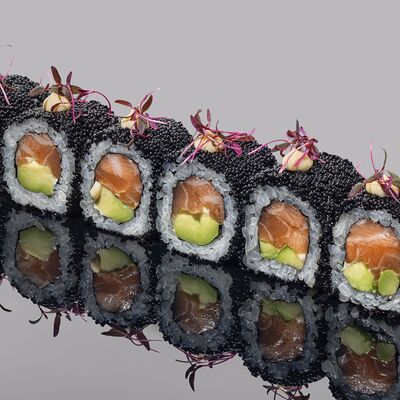 Калифорния с лососем в Bluefin по цене 1590 ₽