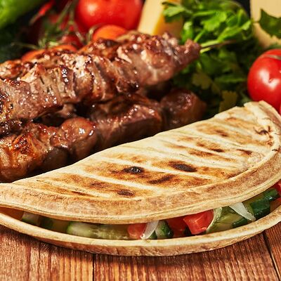 Закрытая пицца охотничьяв Шампур по цене 379 ₽