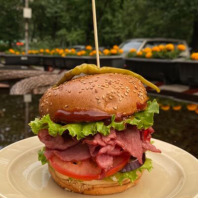 Бургер BBQ в ШашлыкоFF по цене 3979 ₸