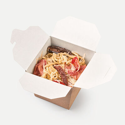 Вок сливочный с беконом Хит в Мама Нори по цене 645 ₽