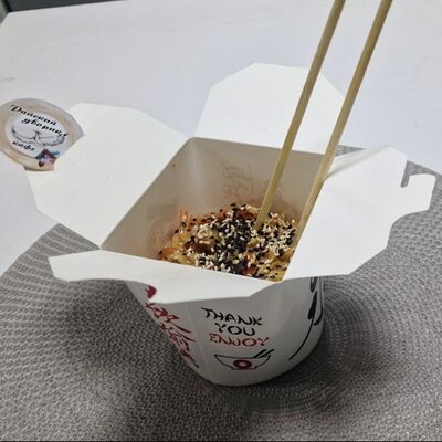 Wok с курицей терияки в Райский дворик по цене 420 ₽