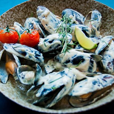Мидии Сливочно-устричные в Tom-Yam по цене 940 ₽