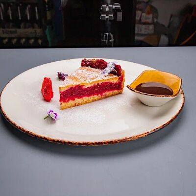 Пирог с вишней в Лаврушка по цене 420 ₽