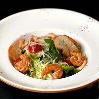 Цезарь с креветками в Domum