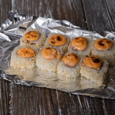 Ролл Филадельфия запеченная в CHILLI по цене 550 ₽