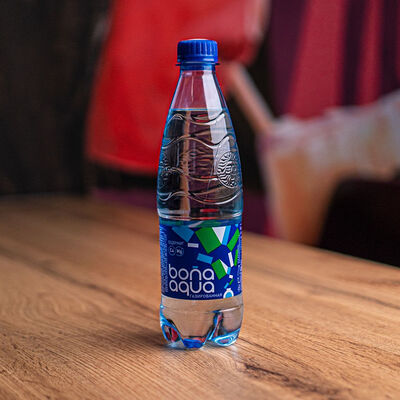 Вода Bonaqua газированнаяв BAD & BOY BURGER по цене 130 ₽