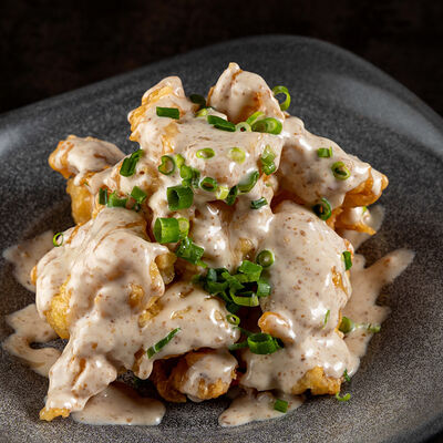 Темпура Кальмар с кукурузой в кунжутном соусе в Джонга по цене 390 ₽