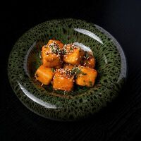 Тофу жареный, сладкий чили, зелёный лук в Hedo