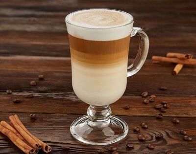 Латте Grand в Surf Coffee x Travel по цене 380 ₽