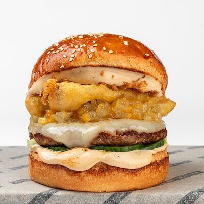 Бургер с мраморной говядиной в Ketch Up по цене 850 ₽