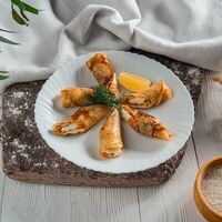 Блинчики с лососем и сливочным сыром в Libre Bar