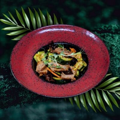 Салат с огурцом, говядиной и грибами в LAOBAN по цене 930 ₽