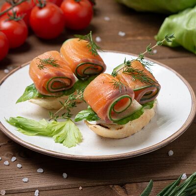 Брускетты с лососем в Adriano Leonardo по цене 540 ₽