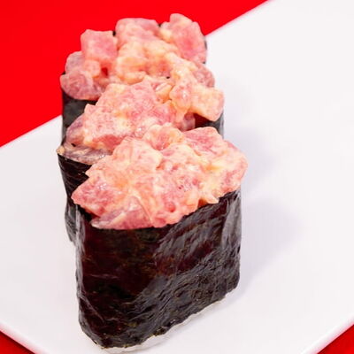 Спайси магуро гункан (3 шт.) в Камикадзе по цене 475 ₽