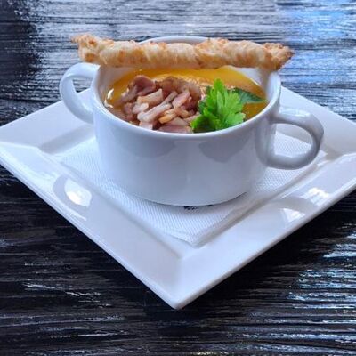 Тыквенный суп-пюре с беконом, сырная палочка в Длинный нос по цене 210 ₽