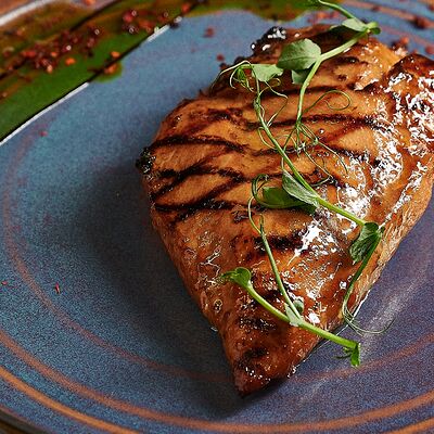 Филе куриной грудки на гриле в Липа гастробар по цене 590 ₽