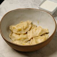 Вареники с картошкой и сметаной в Кристалл