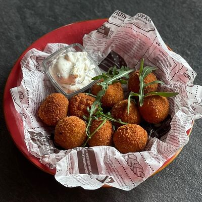 Сырные шарики в Жар-пицца по цене 450 ₽