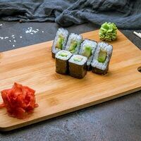 Маки авокадо в Суши Неро Вок