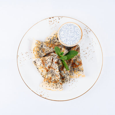 Блинчики со сливочным маком и крем-чизом в Кофеин по цене 430 ₽