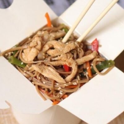 Wok Лапша гречневая с курицей в IYYA new по цене 290 ₽