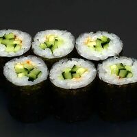 Мини-ролл с огурцом в Total Sushi