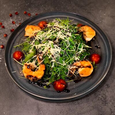 Руккола с креветками в Шато Манави по цене 690 ₽