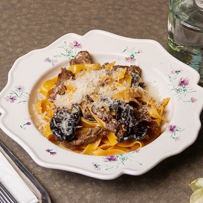 Паста с говядиной и древесными грибами в сливочно-перечном соусе в Breakfast House по цене 1260 ₽