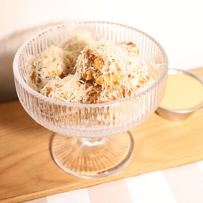 Крокеты из утки конфи с сыром пармезан и спайси-айоли в Луи по цене 750 ₽