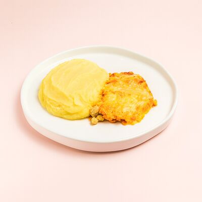 Рыба, запечённая в овощах, с пюре в Кекслав по цене 510 ₽