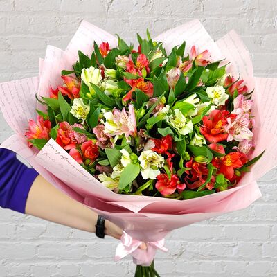 Букет из альстромерии #33 в Arsentev Flowers по цене 7399 ₽