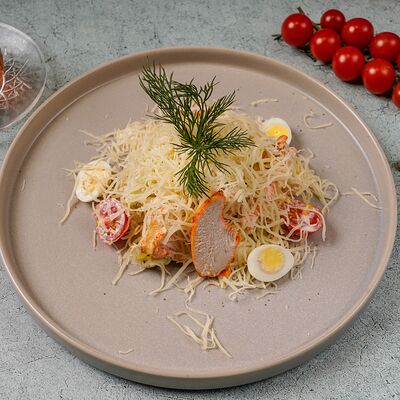 Салат Цезарь с курицей в КАФЕ ВЕСНА по цене 605 ₽