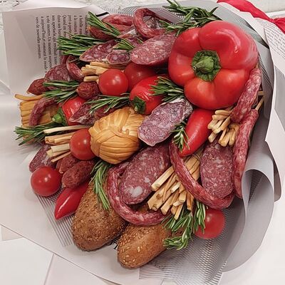 Мужской букет №11 в Buketonline - Съедобные букеты и клубника в шоколаде по цене 5390 ₽